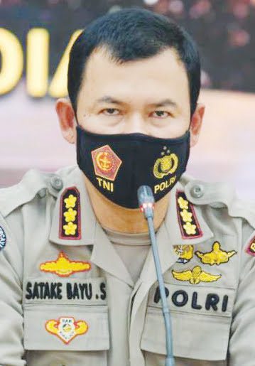 Kombes Pol 
Satake Bayu S
Kabid Humas Polda Sumbar