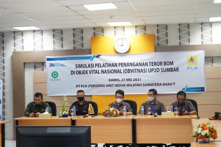 UP2D Sumbar Didaulat sebagai OBVITNAS, PLN UIW Sumbar Gelar Simulasi Penanganan Teror Bom 1 SIMULASI--PLN Unit Induk Wilayah (UIW) Sumbar lakukan Simulasi Pelatihan Penanganan Teror Bom di UP2D Sumbar.