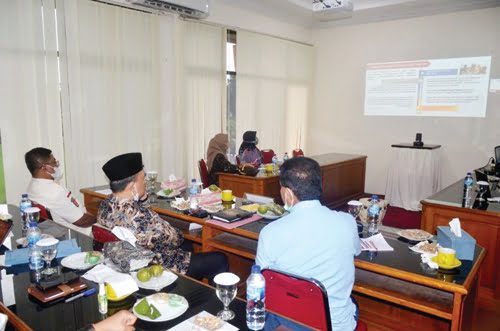 Wabup Ikuti Rakornas Wasin 2021 Secara Virtual di Aula Kantor Bupati Agam 1 RAKORNAS— Wakil Bupati Agam Irwan Fikri mengikuti Rapat Koordinasi Nasional, Pengawasan Intern Pemerintah (Rakornas Wasin) tahun 2021 secara virtual.