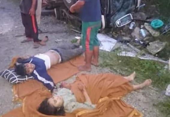 BUS KECELAKAAN— Bus PO Sembodo jurusan Padang-Jakarta kecelakan tunggal di Tikungan Harmoko, Kecamatan Bayung Lincir, Kabupaten Musi Banyuasin. Empat orang asal Sumbar meninggal dan empat lagi luka berat.