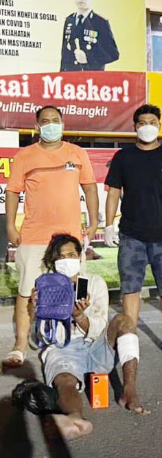 COPET DITANGKAP— Dedi Suprianto (27) yang merupakan “Raja Copet” ditembak Tim Klewang Polresta Padang.