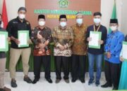 8 Pelaku UMKM Kota Sa­wahlunto Terima Sertifikat Halal BPJPH