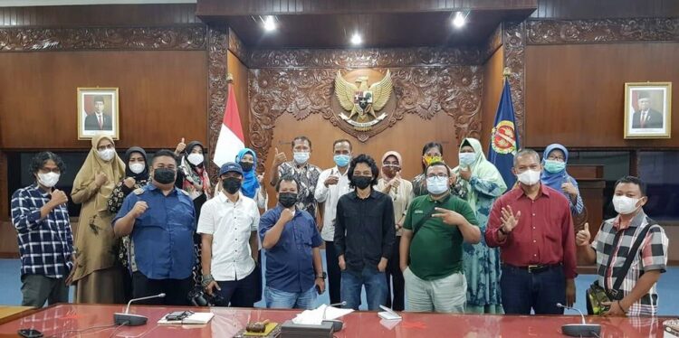 STUDI TIRU--Forum Wartawan Parlemen (FWP) Dewan Perwakilan Rakyat Daerah (DPRD) Provinsi Sumbar saat melakukan Studi tiru ke DPRD Daerah Istimewa Yogyakarta.