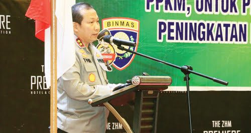 BERIKAN ARAHAN-Kapolda Sumbar Irjen Pol Toni Harmanto memberikan pengarahan kepada personel Bhabinkamtibmas saat kegiatan Capacity Building.