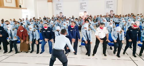 Persiapkan Tenaga Kerja yang Tangguh, Sekolah Vokasi harus Sediakan Ruangan Banyak di Kabupaten Padangpariaman 1 KULIAH UMUM—Kepala BP2MI Benny Rhamdani saat kuliah umum di Politeknik Kelautan dan Perikanan (Poltek KP) Pariaman, Kabupaten Padangpariaman, Selasa (8/6).