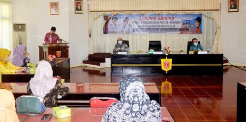 Pemkab Agam, melalui Dinas Kominfo Kabupaten Agam, menggelar sosialisasi Usaha Kecil dan Menengah (UKM) dalam menghadapi dampak pandemi Covid-19, di aula Utama Kantor Bupati Agam, Kamis (10/6).
