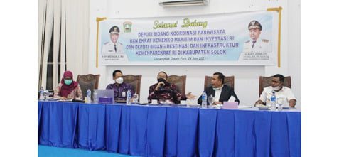 RAKOR—Wagub Sumbar, Audy Joinaldy saat Rapat Koordinasi Mengusulkan Danau Singkarak sebagai Geopark di Kabupaten Solok, Kamis malam (24/6).