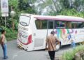 Bermodal Google Maps, Bus Pariwisata Nyangkut di Kelok 44 10 Bermodal Google Maps, Bus Pariwisata Nyangkut di Kelok 44