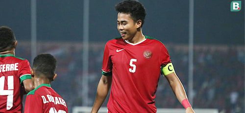 DIPUALNGKAN— Pemain Timnas Indonesia karena tak disiplin soal makananNurhidayat Haji Haris dpulangkan Pelatih Shin Tae yong.