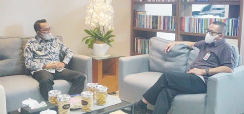 Percepatan Pembangunan Daerah Kabupaten Tanah Datar, Eka Putra : Kita Upayakan Diperkuat Melalui Anggaran Pusat 1 Pemerintah Kabupaten Tanah Datar tidak tinggal diam untuk mengupayakan percepatan pembangunan daerah di berbagai sektor.