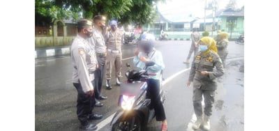 230 Orang Terjaring Operasi Yustisi di wilayah hukum Polres Padangpanjang 1 TERJARING—Operasi Yustisi menjaring ratusan warga terjaring karena mengabaikan Prokes Covid-19.