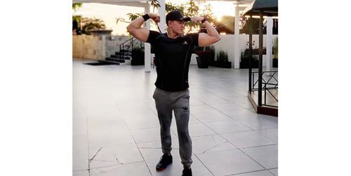 FITNESS—Redi Januari, instruktur aerobik dan fitness, bersama ASIAFI siap mewujudkan harapan Wali Kota Padang untuk mengenalkan kembali aerobik dan fitness ini kepada masyarakat.