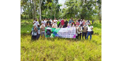BIMTEK—Sebanyak 30 personel penyuluh pertanian di Sijunjung foto bersama saat dibekali Bimtek untuk pengembangan SDM dalam meningkatkan produktivitas pertanian.