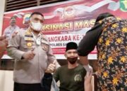 Meriahkan HUT Bhayangkara ke 75, Polres Sa­wah­lunto Gelar Vaksinasi Sinovac Massal