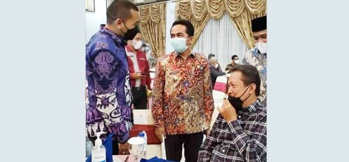 KOORDINASI—Wakil Bupati Pesisir Selatan Apt. Rudi Hariyansyah, S.Si, rapat koordinasi seluruh bupati/wakil bupati dan Walikota/ Wakil Walikota Se - Sumatera Barat bersama Kementerian KKP. Wagub Sumbar Ir.Audy Joinaldy.