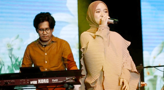 Pemilik akun Instagram @indra_obg mengklarifikasi ucapannya yang menyebut Ayus merupakan suami Nissa Sabyan. Dokter Indra mengatakan Nissa Sabyan yang dia maksud bukanlah vokalis grup musik Sabyan Gambus, melainkan seorang pasien bernama Mawaddatun Nisa.