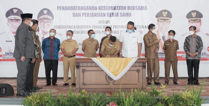 Pemerintah Kabupaten Tanah Datar  dan Pemerintah Kota Pekanbaru Provinsi melakukan Penandatanganan Kesepakatan Bersama dan Perjanjian Kerjasama.di Gedung Nasional Maharajo Dirajo Batusangkar, Selasa (29/6 .