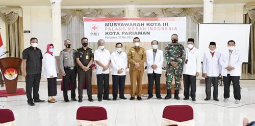 MUSDA PMI— Wali Kota Pariaman H Genius Umar, foto bersama usai Musda PMI.