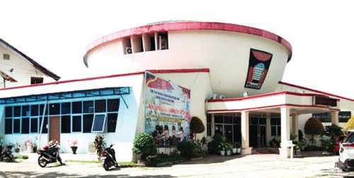 kantor DPRD kota padang.