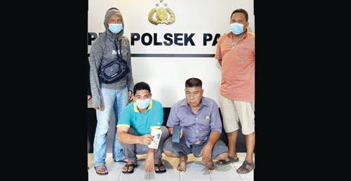 Tukang Parkir Curi Motor dan Hp di Kota Padang 1 PENCURI— Dua tukang parkir ditangkap jajaran Polsek Pauh atas kasus pencurian sepeda motor dan Hp.