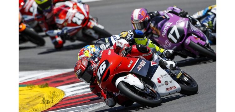 TERHENTI— Pembalap Mario Suryo Aji pada putaran keempat FIM Moto3 Junior World Championship di Autódromo Internacional do Algarve, Portugal terhenti lebih awal.