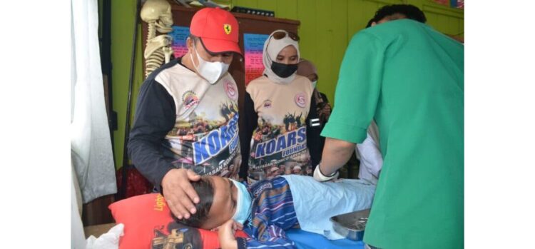 Bupati Agam, Andri Warman menghadiri acara sunatan massal, yang dilaksanakan Yayasan Konco Arek Sahati (Koarsa Foundation) di SDN 04 Kapalo Koto, Kecamatan Sungai Pua, Sabtu (10/7).