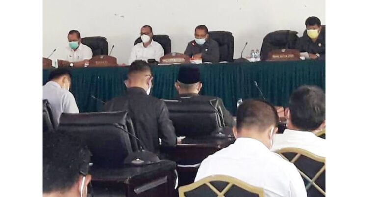 Bupati didampingi Wakil Bupati dan Ketua DPRD  Mentawai.