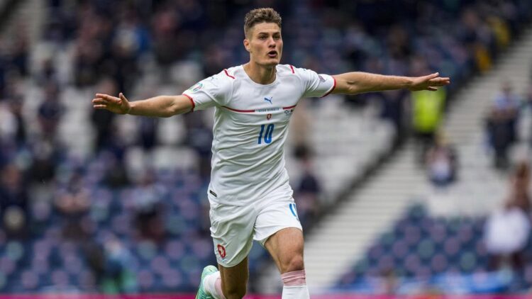 Patrik Schick, Terpilih jadi Gol Terbaik di Euro 2020 1 GOL TERBAIK— Patrik Schick, striker Ceko menjadi pencetak gol dari jarak terjauh di Euro saat menghadapi Skotlandia. Golnya terpilih menjadi gol terbaik di Piala Eropa.