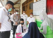 Vaksinasi Covid-19 di Sijun­jung Masuk Lingkungan Sekolah