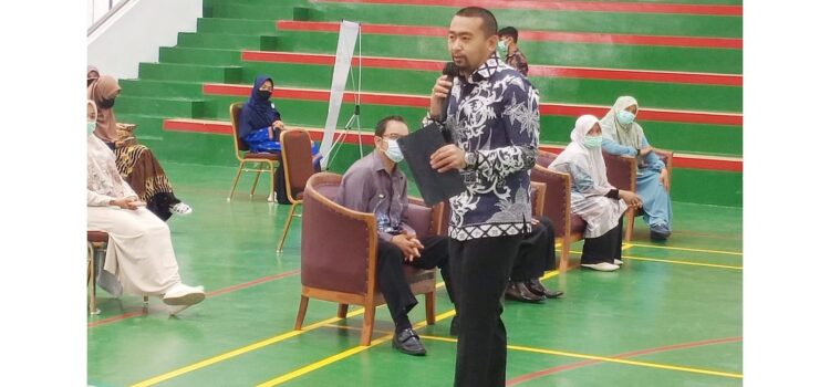WEBINAR KAMPUS— Wagub Sumbar, Audy Joinaldy memberikan arahan saat Webinar Musyawarah Luar Biasa Forkommasi se-Sumbar di Auditorium Kampus II IAIN Batusangkar, Jumat (2/7).