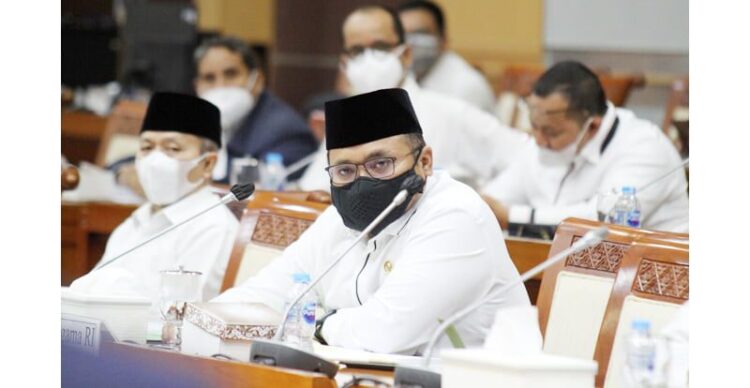 rapat kerja— Menteri Agama Yaqut Cholil Qoumas menyampaikan pemaparan saat mengikuti rapat kerja dengan Komisi VIII DPR, di Kompleks Parlemen, Senayan, Jakarta