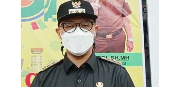 emko Bukittinggi menargetkan 60 persen warganya, mendapatkan vaksin Covid-19. Sampai saat ini, terdata baru 12 hingga 14 persen dari total warga yang barusan divaksinasi.