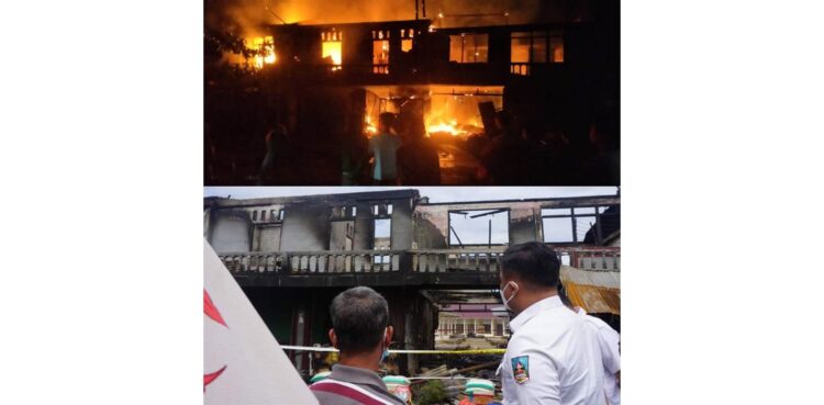 Pasar Sitiung Terbakar, 6 Petak Ruko Ludes, Kerugian Ditaksir Ratusan Juta 1 Pasar Tradisional Koto Agung Blok B Sitiung, Nagari Sungai Duo, Kecamatan Sitiung, Kabupaten Dharmasraya dilanda kebakaran, Selasa malam (29/6) sekitar pukul 22.30 WIB.