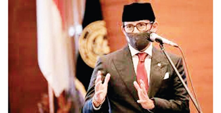 Kemenparekraf Percepat Penyaluran Bantuan Rp 2,4 Triliun 1 MENPAREKRAF— Menteri Pariwisata dan Ekonomi Kreatif (Menparekraf) Sandiaga Uno mengatakan bahwa anggaran Rp 2,4 triliun tersebut dialokasikan melalui beberapa program.