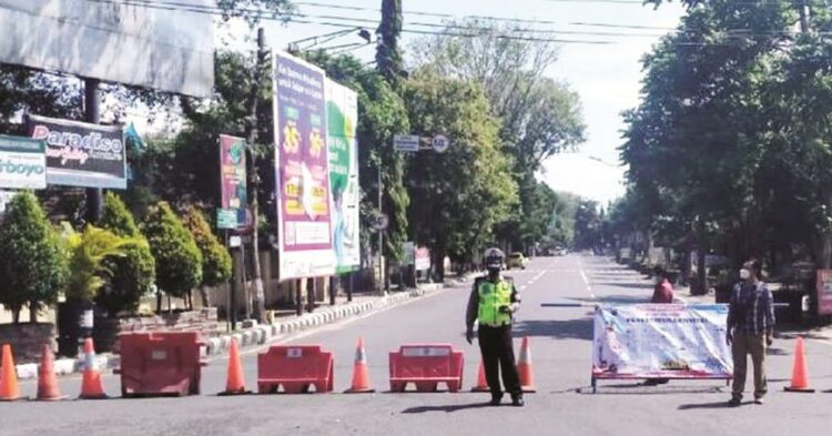 Aparat kepolisian akan mendirikan pos penyekatan selama Pemberlakuan Pembatasan Kegiatan Masyarakat (PPKM) Darurat di Kota Padang. Keempat pos akan dijaga 24 jam oleh personel kepolisian.