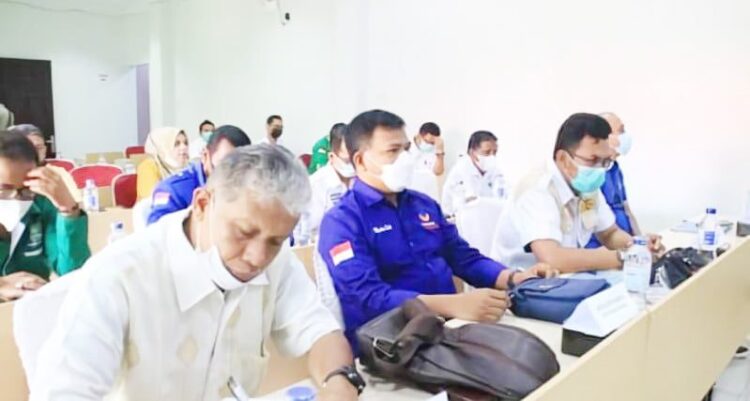 PEMBEKALAN—Pengurus Parpol Kota Padangpanjang dibekali penatausahaan keuangan bantuan dari pemerintah.