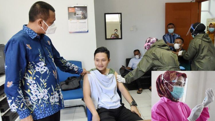 VAKSINASI ASN— Wako Ganius Umar tinjau vaksinasi ASN.