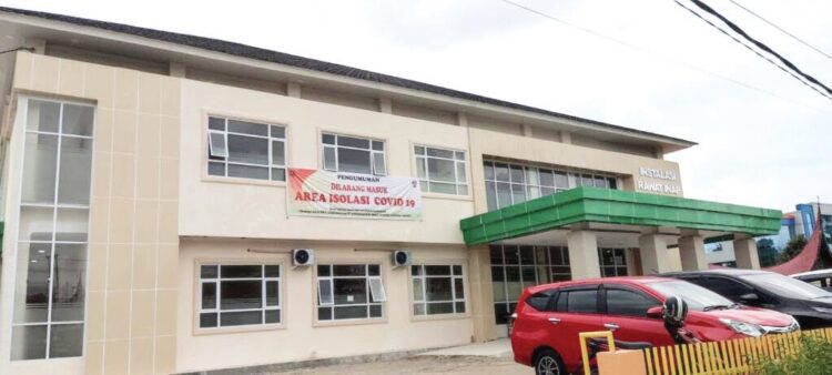 1.526 Warga Jalani Isolasi Mandiri di kabupaten Agam 1 ISOLASI—Sarana gedung untuk tempat isolasi bagi yang masyarakat yang positif terpapar virus covid-19 di Kabupaten Agam, warga umum tak diperbolehkan masuk.