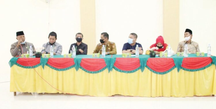 Anggota DPRD Dapil I Reses ke Lubuk Basung, Aspirasi Warga Didominasi Perbaikan Sarana Jalan 1 RESES DAPIL I—Anggota DPRD Agam dari Dapil I melaksanakan Reses menjemput aspirasi masyarakat ke Kecamatan Lubuk Basung.