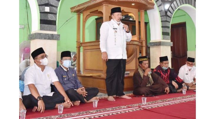 Bupati Agam, Dr H Andri Warman berkunjung sekaligus bersilaturahmi dengan warga Lariang Nagari Nan Tujuah, Kecamatan Palupuah di Masjid Taqwa Lariang, Jumat (13/8).
