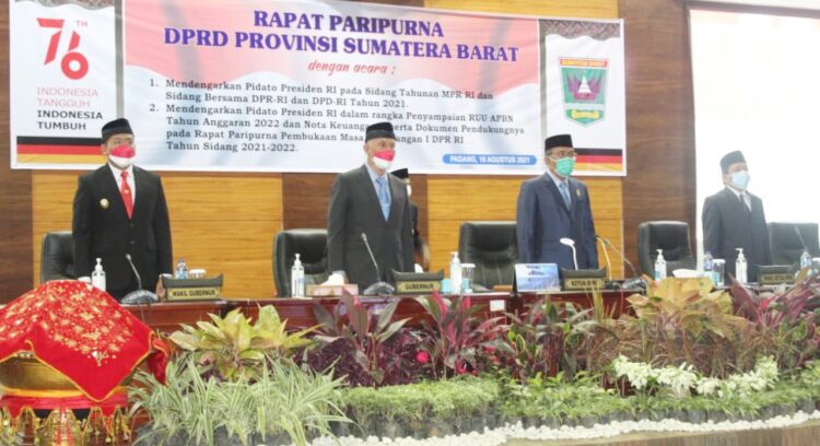 PIDATO PRESIDEN--DPRD Sumbarn  menggelar Rapat Paripurna Istimewa mendengarkan Pidato Kenegaraan Presiden Republik Indonesia dalam rangka peringatan Hari Ulang Tahun ke-76 Kemerdekaan RI tahun 2021.