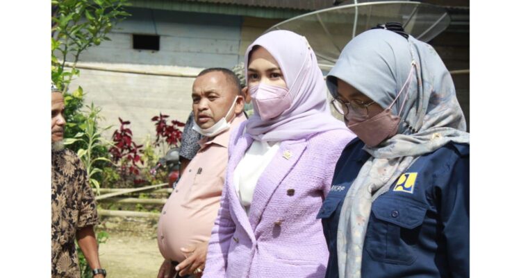 KUNJUNGAN— Anggota Komisi V DPR RI asal Provinsi Sumbar, Athari Gauthi Ardi saat kunjuungan kerja.