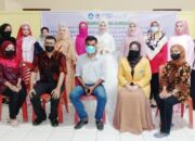 UNP Gelar Pengabdian Masyarakat di Nagari Maninjau, Pelatihan Tata Rias Gaun dan Hijab Pengantin