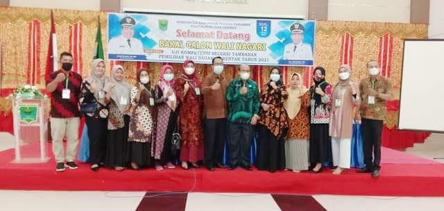 Pensiunan dan ASN Berminat Jadi Walinagari di Kabupaten Padangpariaman 1 Para pensiunan dan masih sebagai Aparatur Sipil Negara (ASN) berminat menjadi Walinagari se Kabupaten Padangpariaman.