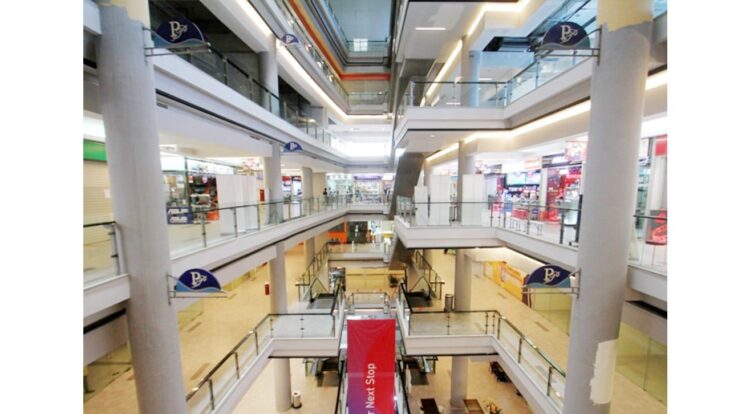 ILUSTRASI— Kondisi mal tutup selama PPKM berlevel Jawa-Bali. Namun, pada perpanjangan hingga 16 Agustus mal dan tempat ibadah boleh buka dengan kapasitas 25 persen.