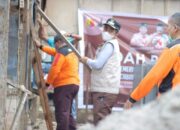 Pramuka Kota Solok Ikut Ambil Bagian Bedah Rumah Warga