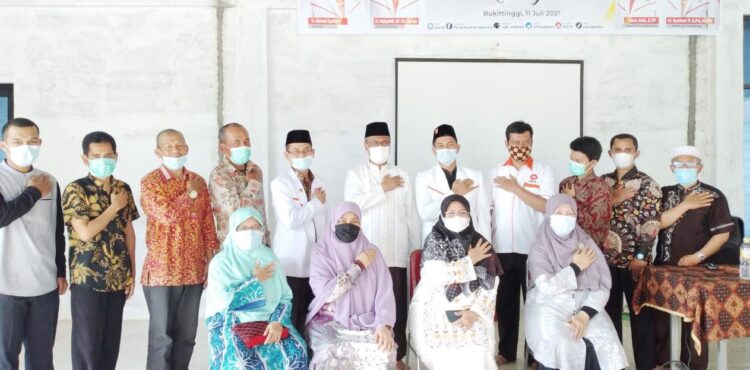 KUNJUNGAN--DPW PKS Sumbar melakukan kunjungan ke DPD PKS Kota Bukittinggi dengan kegiatan bertajuk DPW PKS Sumbar Mendengar.