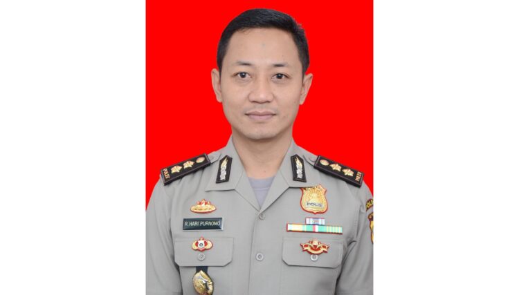 Kapolres Tanah Datar AKBP Rokhmad Hari Pur¬nomo
