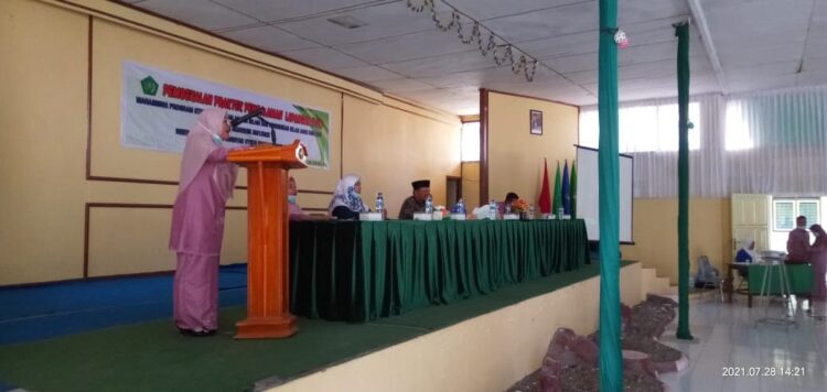 Sebanyak 120 mahasiswa Sekolah Tinggi Ilmu Tarbiyah Syekh Burhanuddin (STIT SB) Pariaman dilepas untuk mengikuti program Praktik Pengalaman Lapangan (PPL).