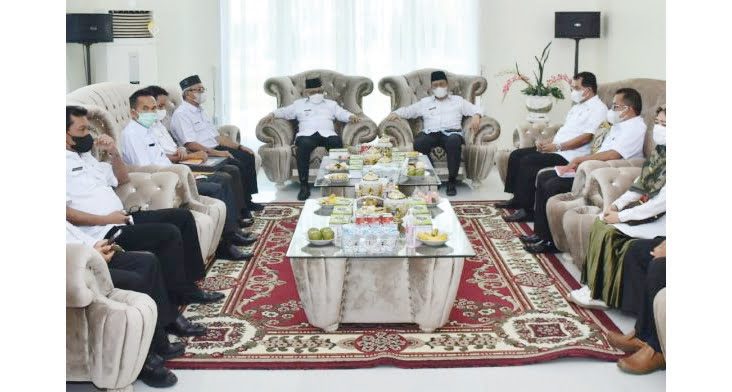 SHARING—Terkait pola pemberian bantuan pada  masyarakat, Pemko Sawahlunto  sharing informasi dengan Pemkab  Agam.